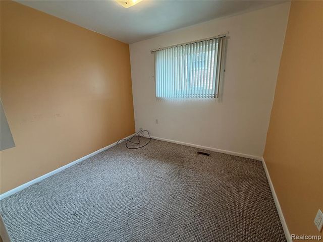 29126 Shirley Avenue, Madison Heights, MI 48071