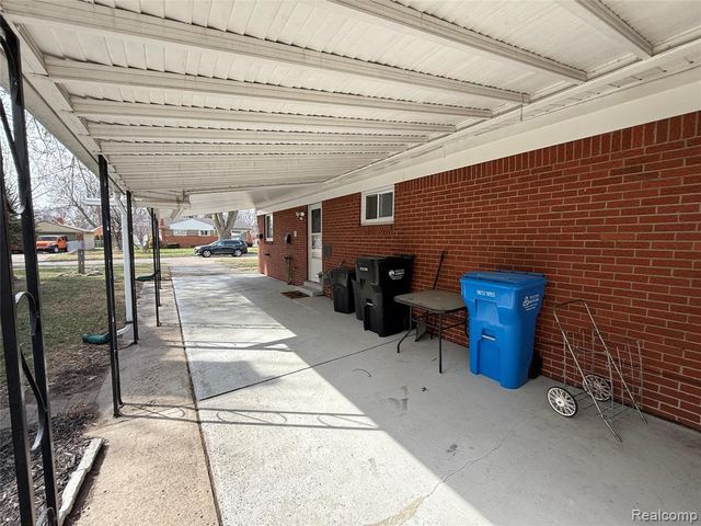 29126 Shirley Avenue, Madison Heights, MI 48071