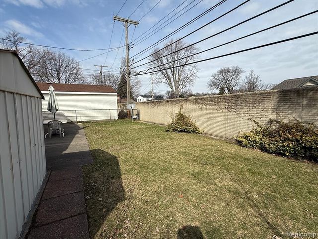 29126 Shirley Avenue, Madison Heights, MI 48071