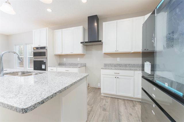 33 Aviara Oaks Parkway, Jackson, MI 49201