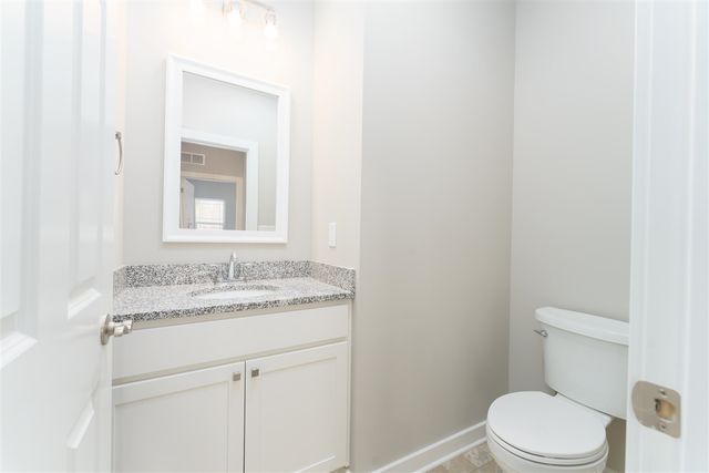 33 Aviara Oaks Parkway, Jackson, MI 49201