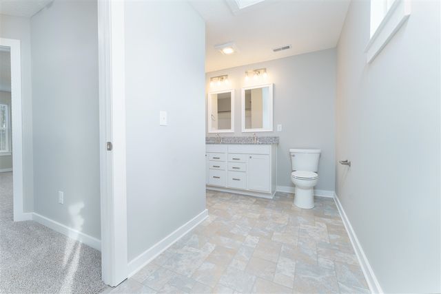 33 Aviara Oaks Parkway, Jackson, MI 49201