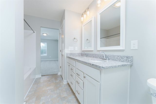 33 Aviara Oaks Parkway, Jackson, MI 49201