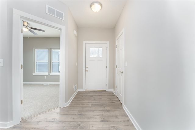 33 Aviara Oaks Parkway, Jackson, MI 49201