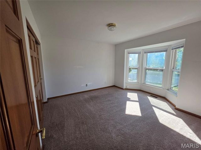 189 Southern Oaks Drive, St Charles, MO 63303