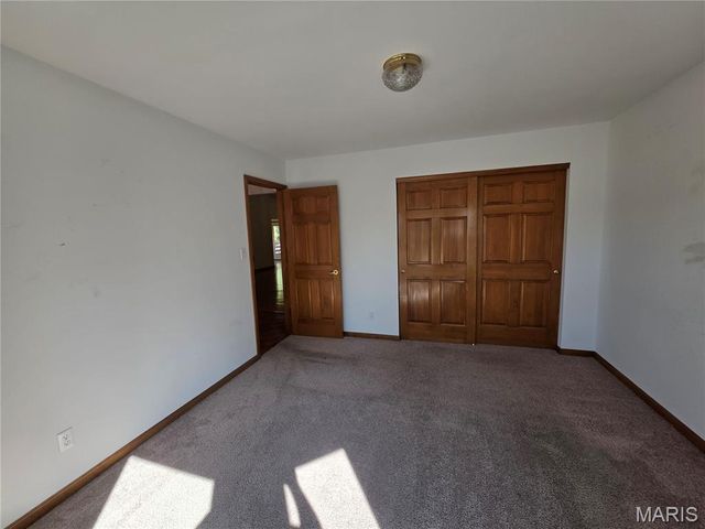 189 Southern Oaks Drive, St Charles, MO 63303