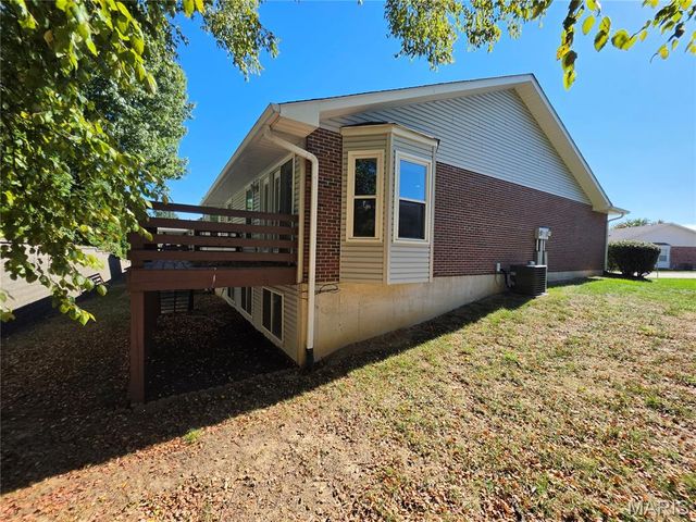 189 Southern Oaks Drive, St Charles, MO 63303