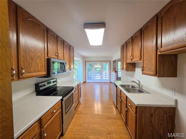 189 Southern Oaks Drive, St Charles, MO 63303