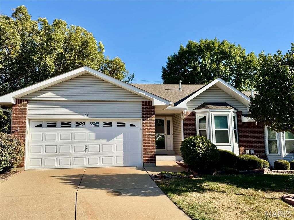 189 Southern Oaks Drive, St Charles, MO 63303
