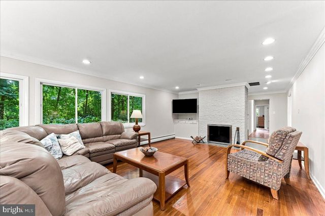1403 BERWYN PAOLI RD, Paoli, PA 19301