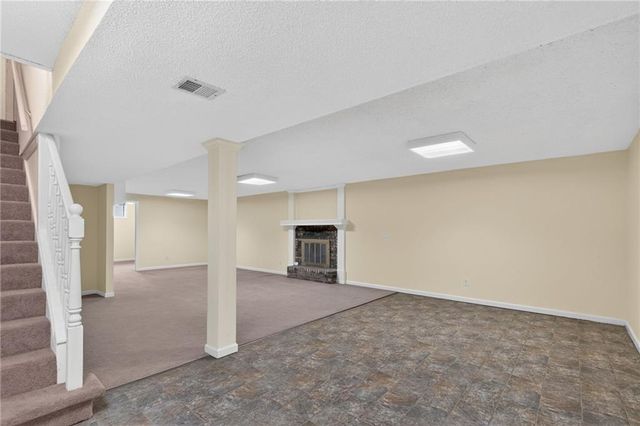 2213 NW 84th Terrace, Kansas City, MO 64154