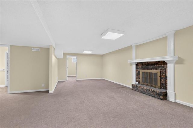 2213 NW 84th Terrace, Kansas City, MO 64154