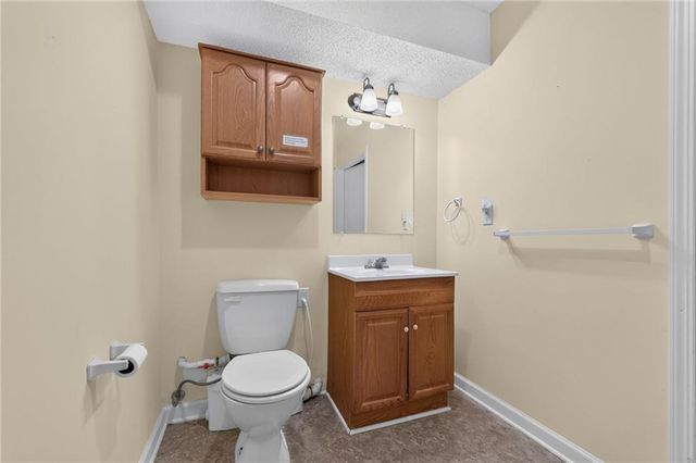 2213 NW 84th Terrace, Kansas City, MO 64154