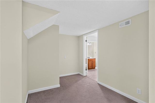 2213 NW 84th Terrace, Kansas City, MO 64154