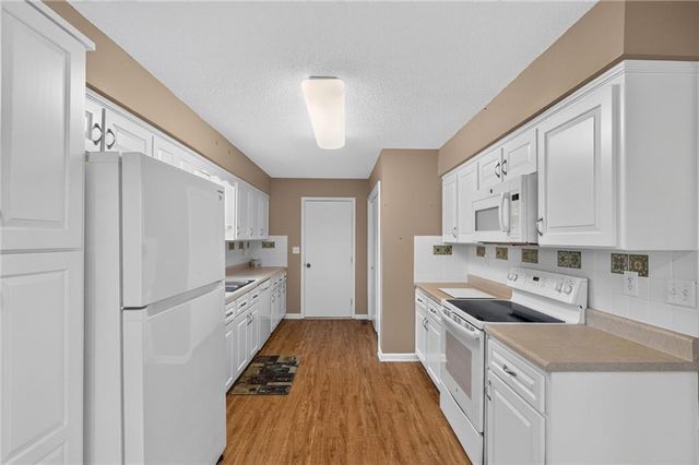 2213 NW 84th Terrace, Kansas City, MO 64154