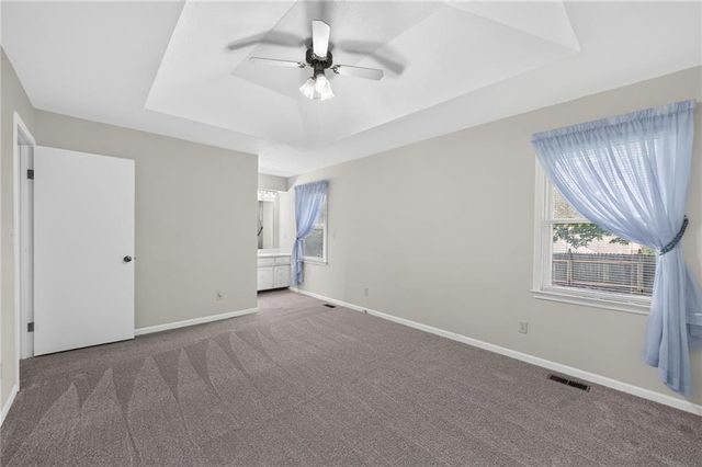 2213 NW 84th Terrace, Kansas City, MO 64154