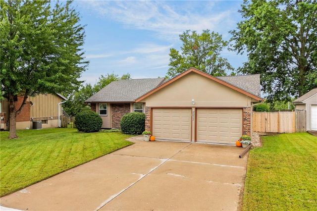 2213 NW 84th Terrace, Kansas City, MO 64154