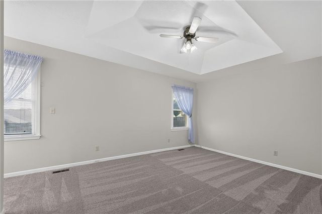 2213 NW 84th Terrace, Kansas City, MO 64154