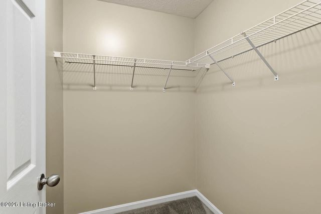 306 Mallard Pointe Blvd, Shepherdsville, KY 40165