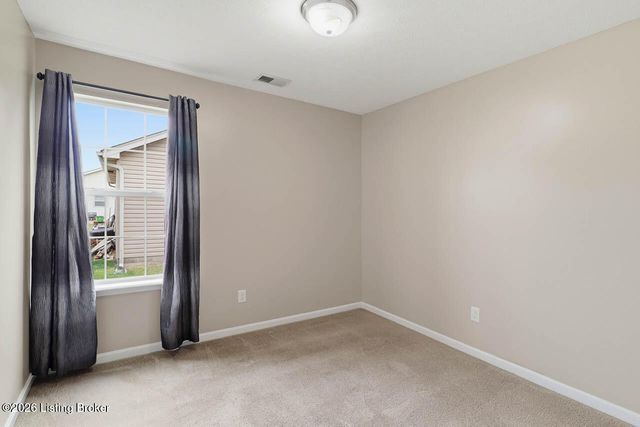 306 Mallard Pointe Blvd, Shepherdsville, KY 40165