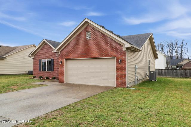 306 Mallard Pointe Blvd, Shepherdsville, KY 40165