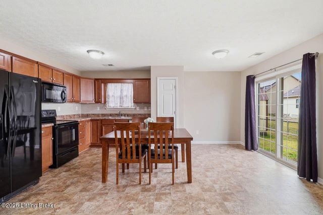 306 Mallard Pointe Blvd, Shepherdsville, KY 40165