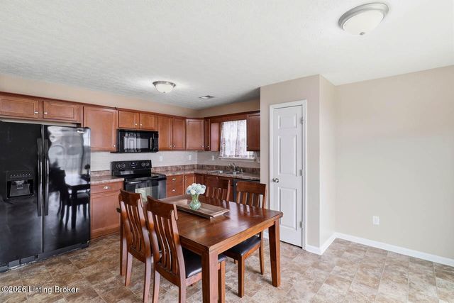 306 Mallard Pointe Blvd, Shepherdsville, KY 40165