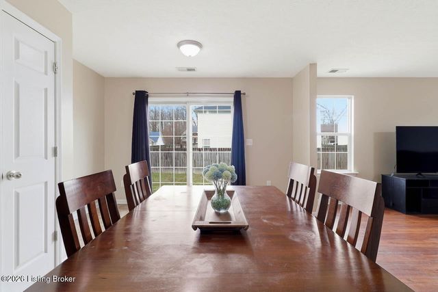 306 Mallard Pointe Blvd, Shepherdsville, KY 40165