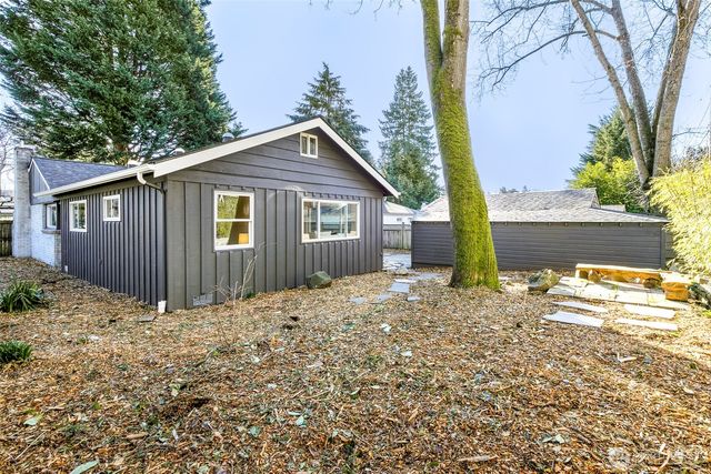 12343 11th Avenue NE, Seattle, WA 98125