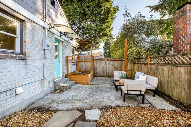 12343 11th Avenue NE, Seattle, WA 98125