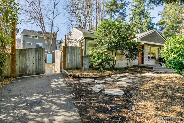 12343 11th Avenue NE, Seattle, WA 98125