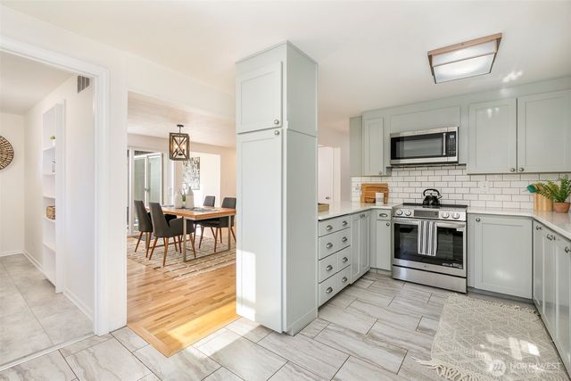 12343 11th Avenue NE, Seattle, WA 98125