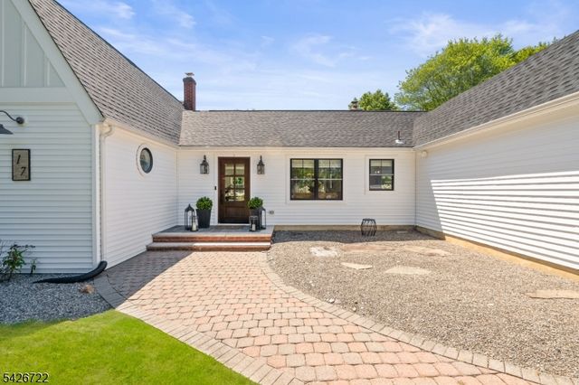 17 Drake Rd, Mendham Boro, NJ 07945