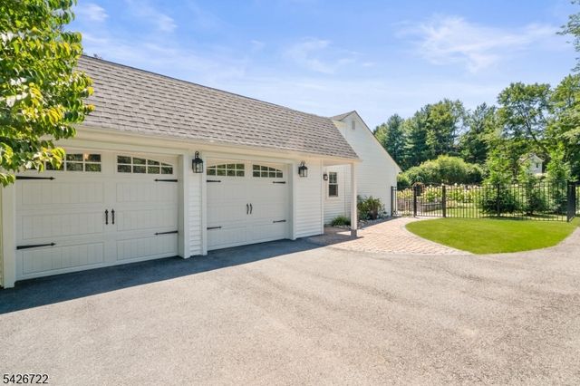 17 Drake Rd, Mendham Boro, NJ 07945