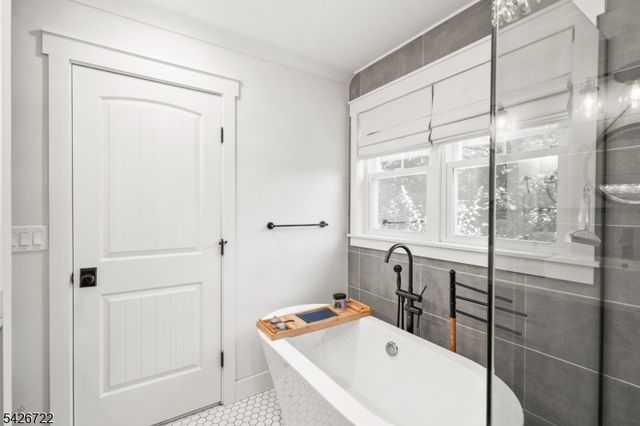 17 Drake Rd, Mendham Boro, NJ 07945