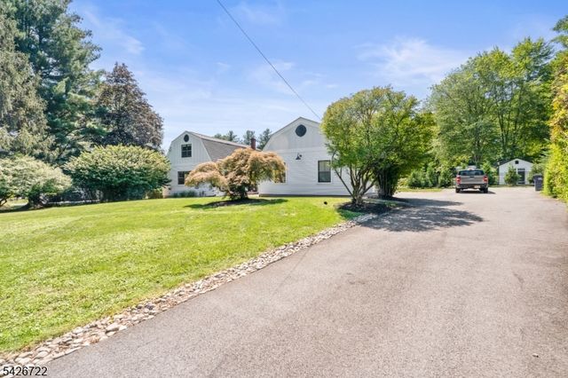 17 Drake Rd, Mendham Boro, NJ 07945
