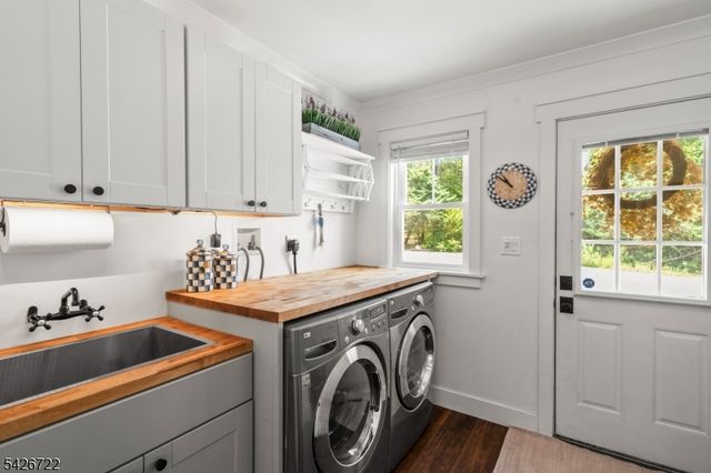17 Drake Rd, Mendham Boro, NJ 07945
