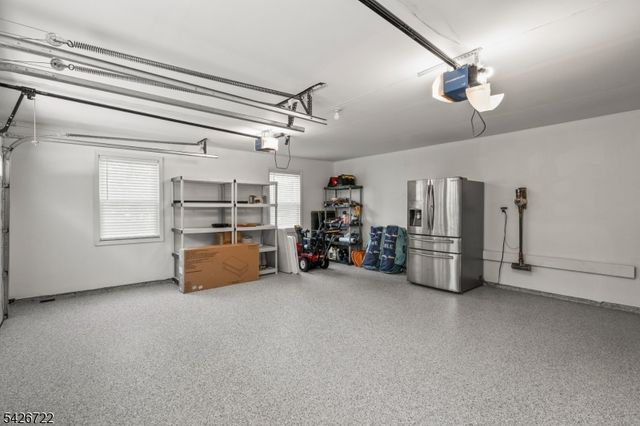 17 Drake Rd, Mendham Boro, NJ 07945