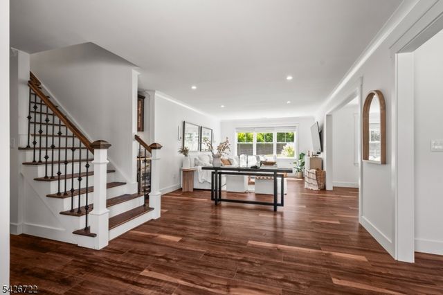 17 Drake Rd, Mendham Boro, NJ 07945