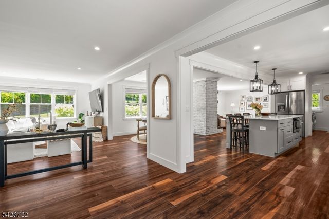 17 Drake Rd, Mendham Boro, NJ 07945