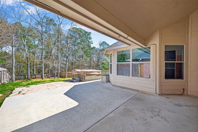 10542 Parkside Drive, Willis, TX 77318