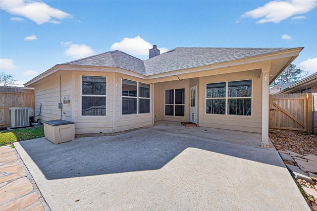 10542 Parkside Drive, Willis, TX 77318