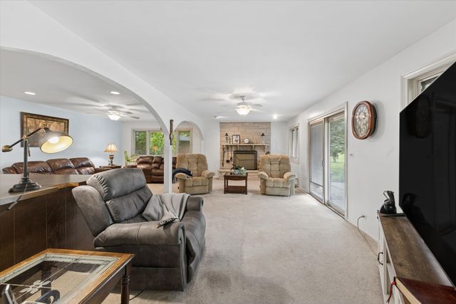459 W Millers Road, Des Plaines, IL 60016