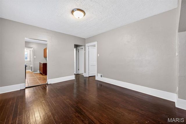 4926 Tiemann Avenue, St Louis, MO 63123