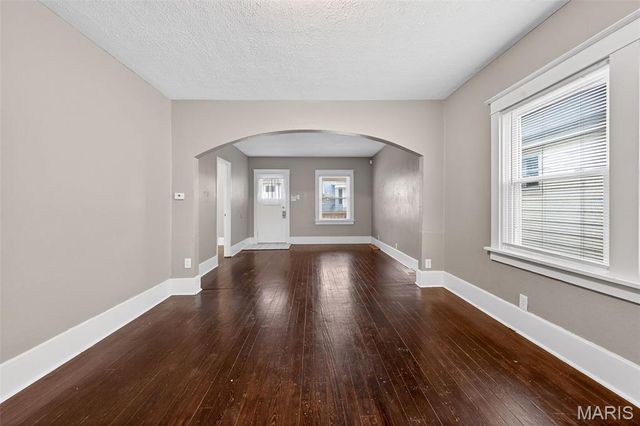 4926 Tiemann Avenue, St Louis, MO 63123