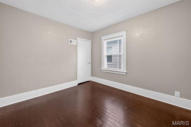 4926 Tiemann Avenue, St Louis, MO 63123