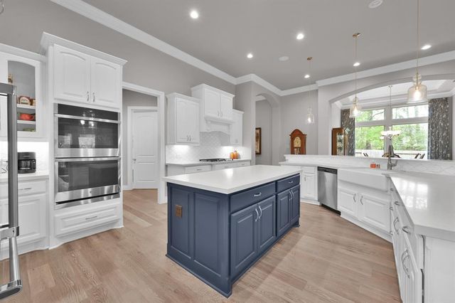 402 Changing Tide Court, Willis, TX 77318