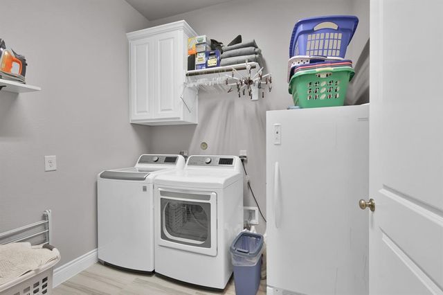 402 Changing Tide Court, Willis, TX 77318