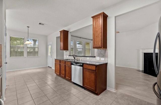 621 Rocky Hollow Lane, League City, TX 77573