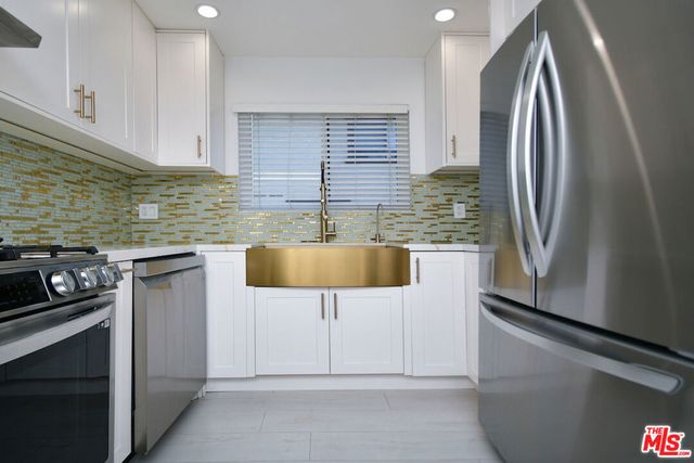 13942 Oxnard Street, Valley Glen, CA 91401